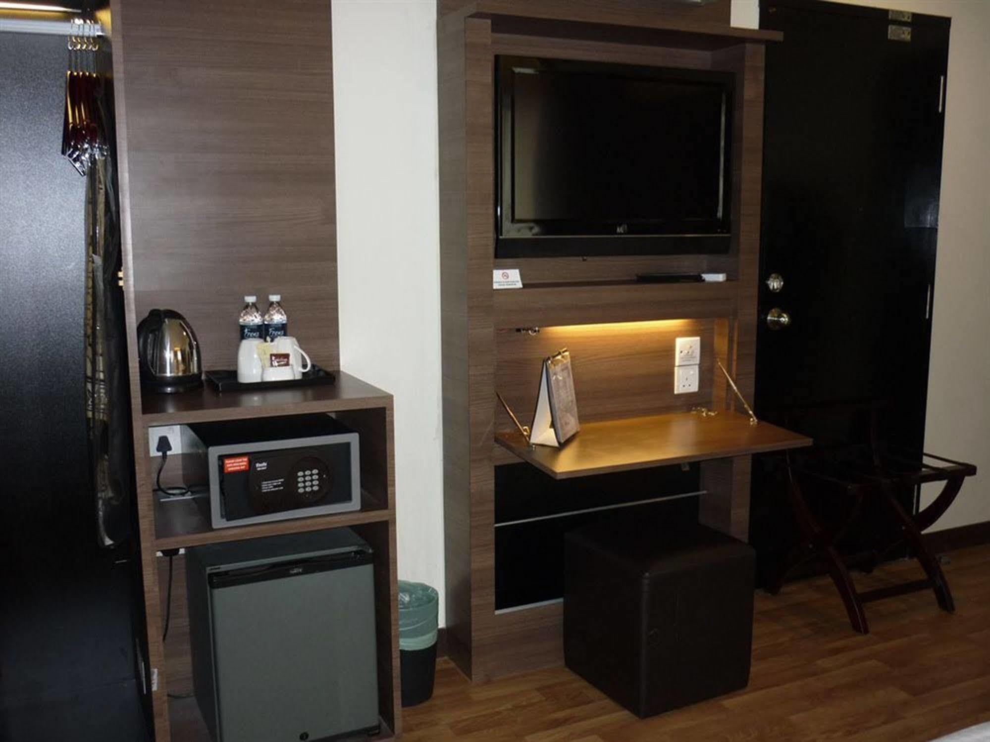 Frenz Hotel 3*